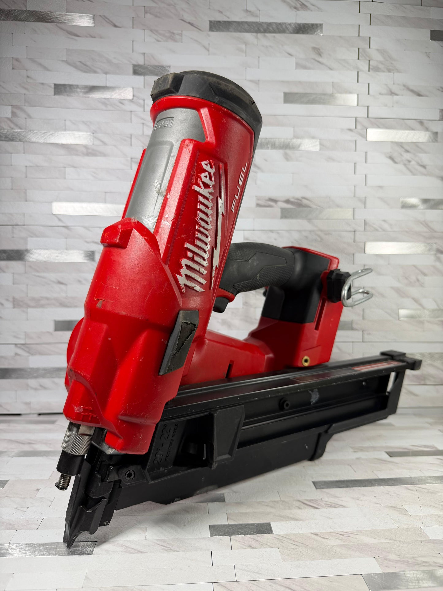 Milwaukee M18 FUEL 3-1/2 in. 18-Volt 21-Degree Brushless Cordless Framing Nailer (Tool-Only)