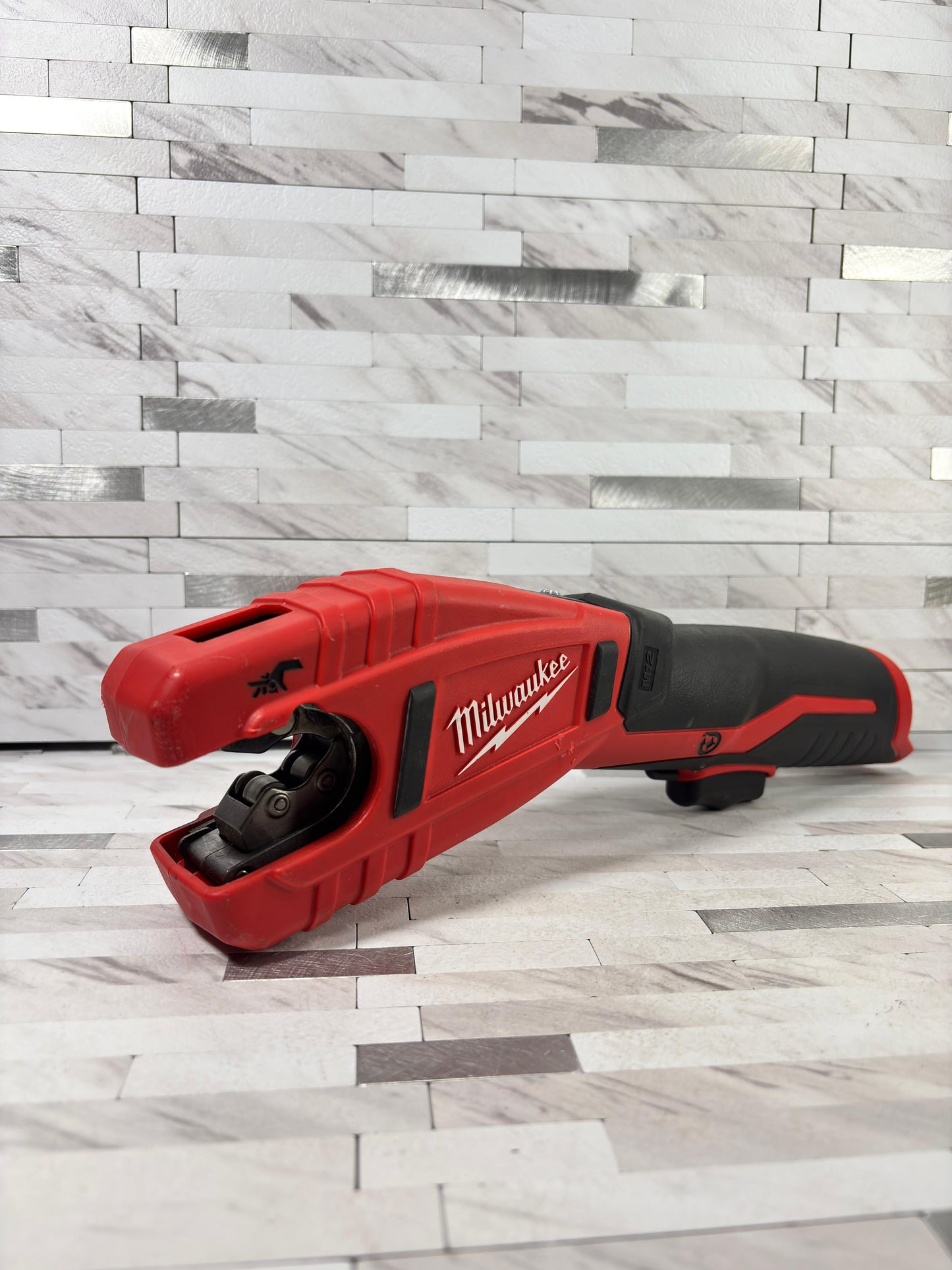Milwaukee M12 12V Lithium-Ion Cordless Copper Tubing Cutter (Tool-Only)