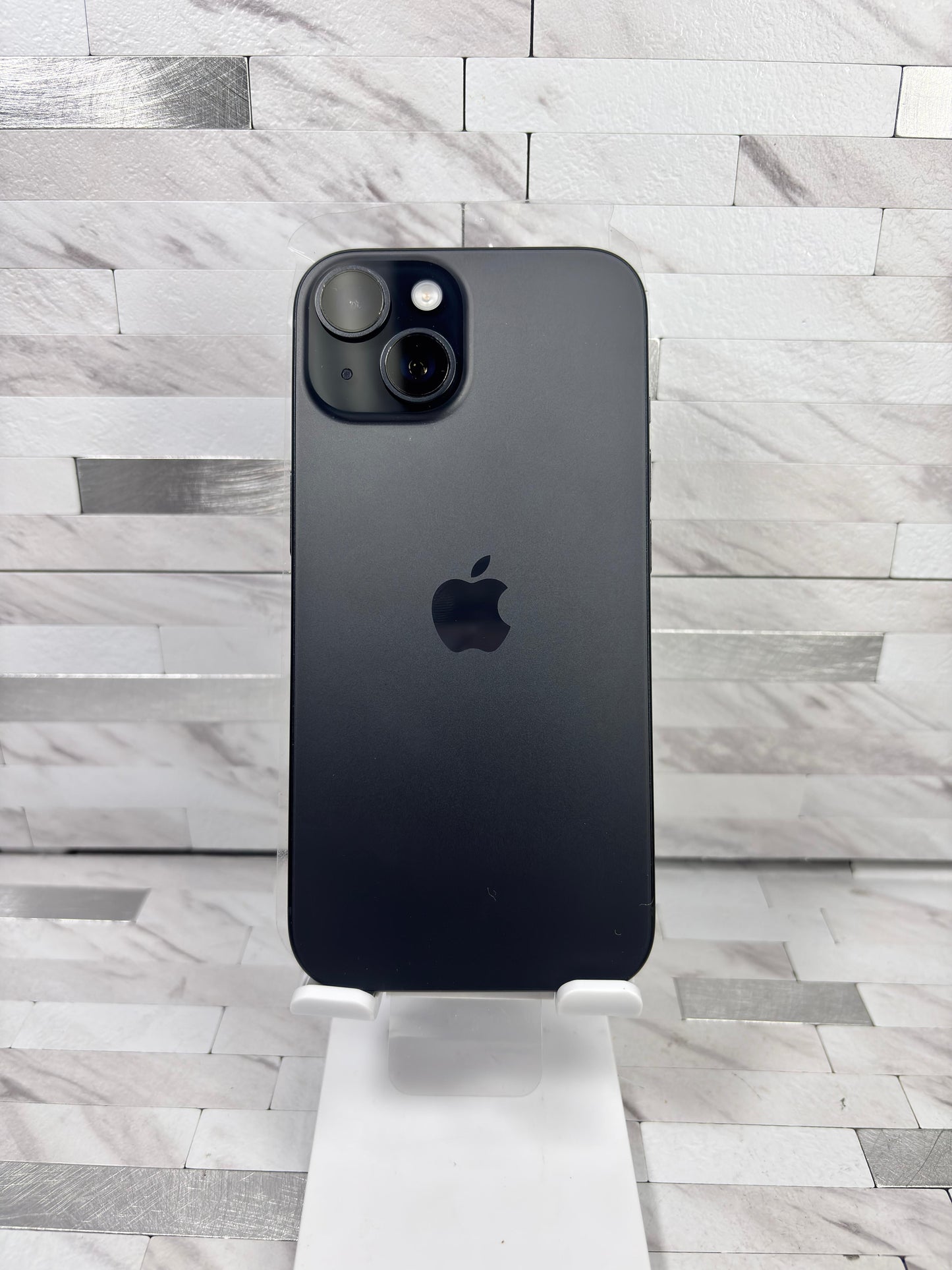 Refurbished iPhone 15 128GB
