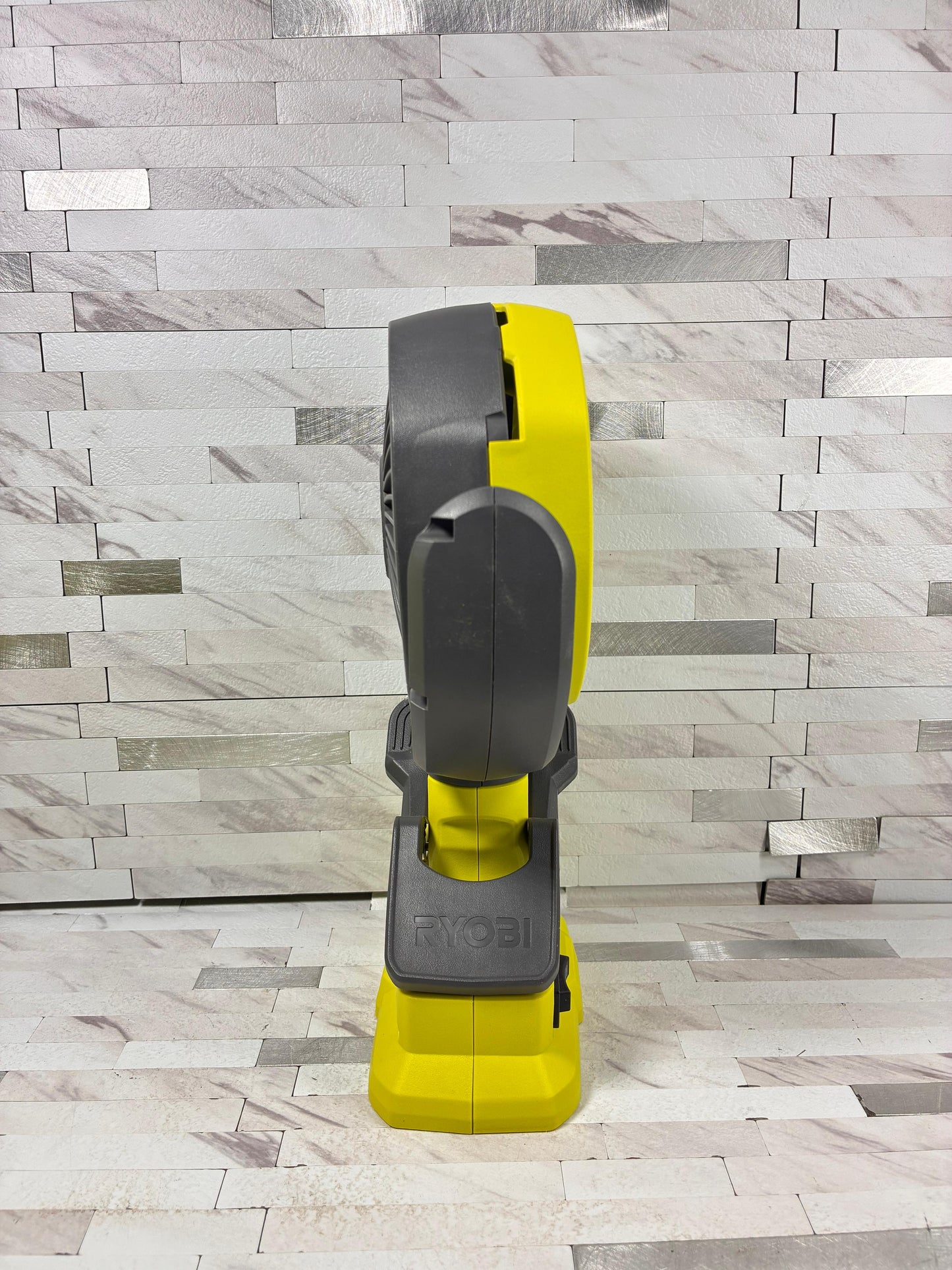 Ryobi ONE+ 18V Cordless 4 in. Clamp Fan (Tool Only)