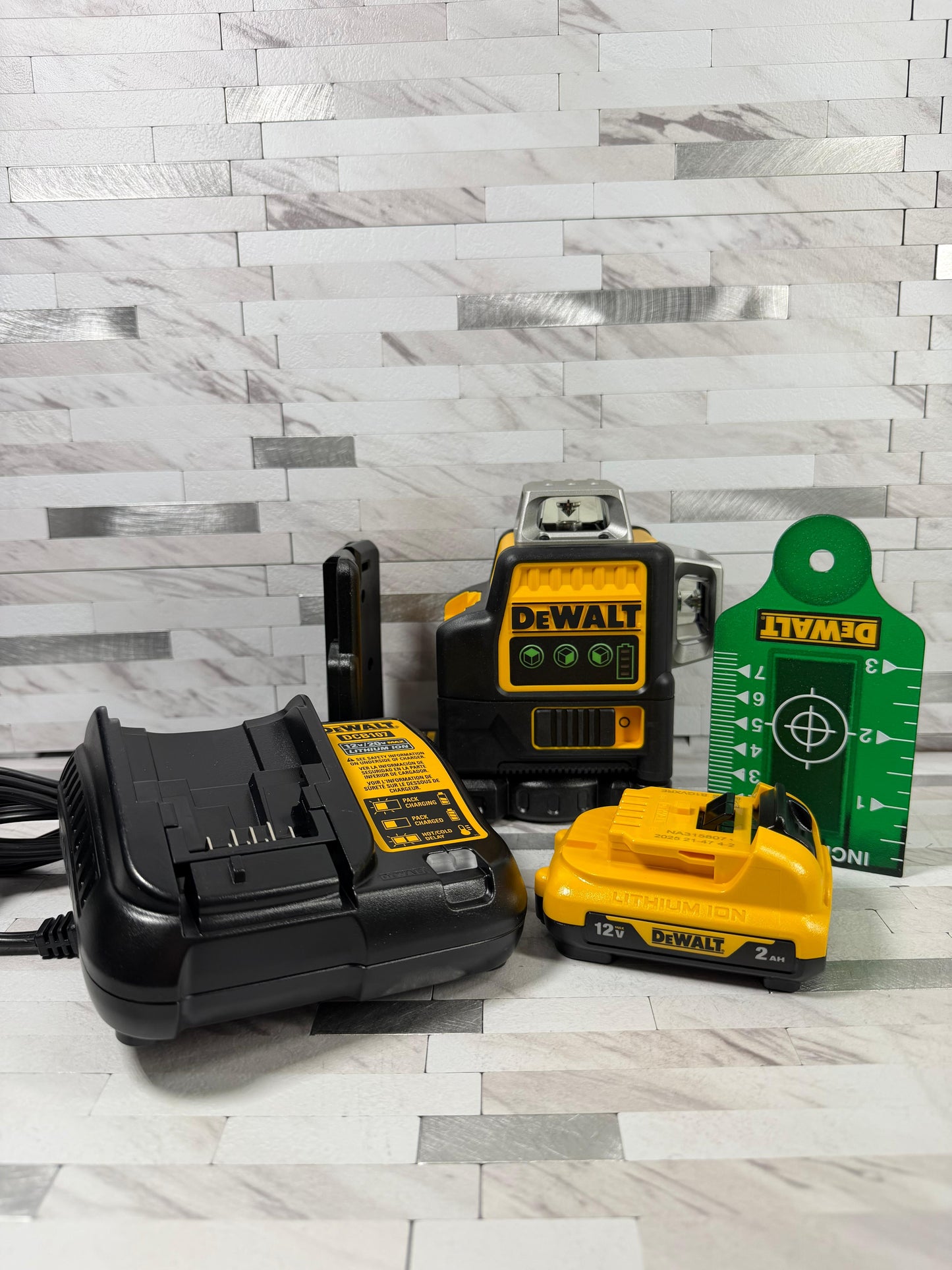 Dewalt 12V MAX Lithium-Ion 100 ft. Green Self-Leveling 3-Beam 360 Degree Laser Level with 2.0Ah Battery, Charger and Case