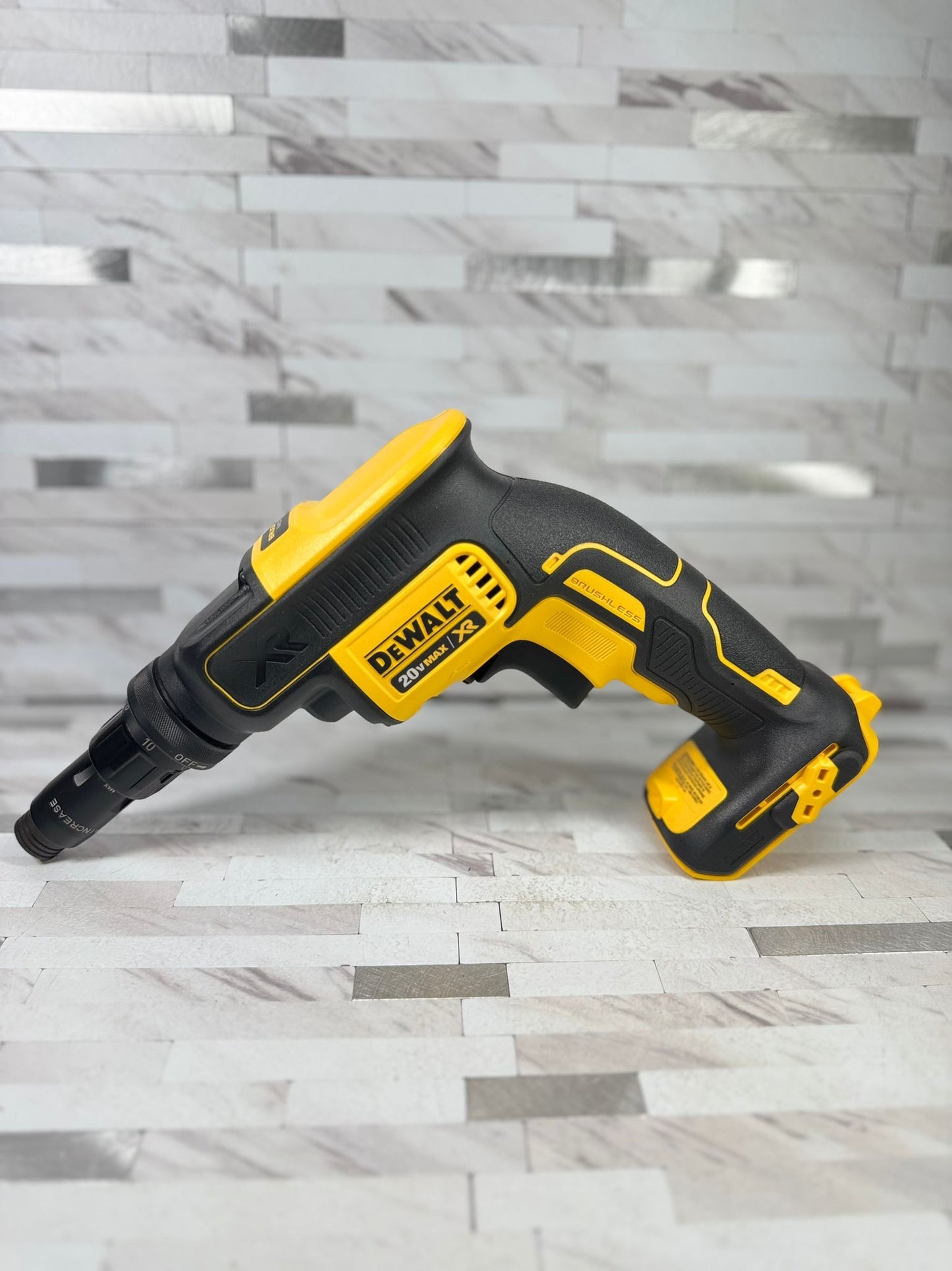 DEWALT XR 20-volt max Lithium ion (Li-ion) Brushless Screw Gun