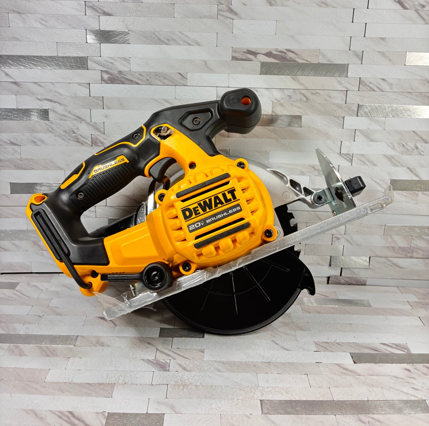 Dewalt 20V MAX Cordless 6.5 in. Circular Saw (Tool Only)