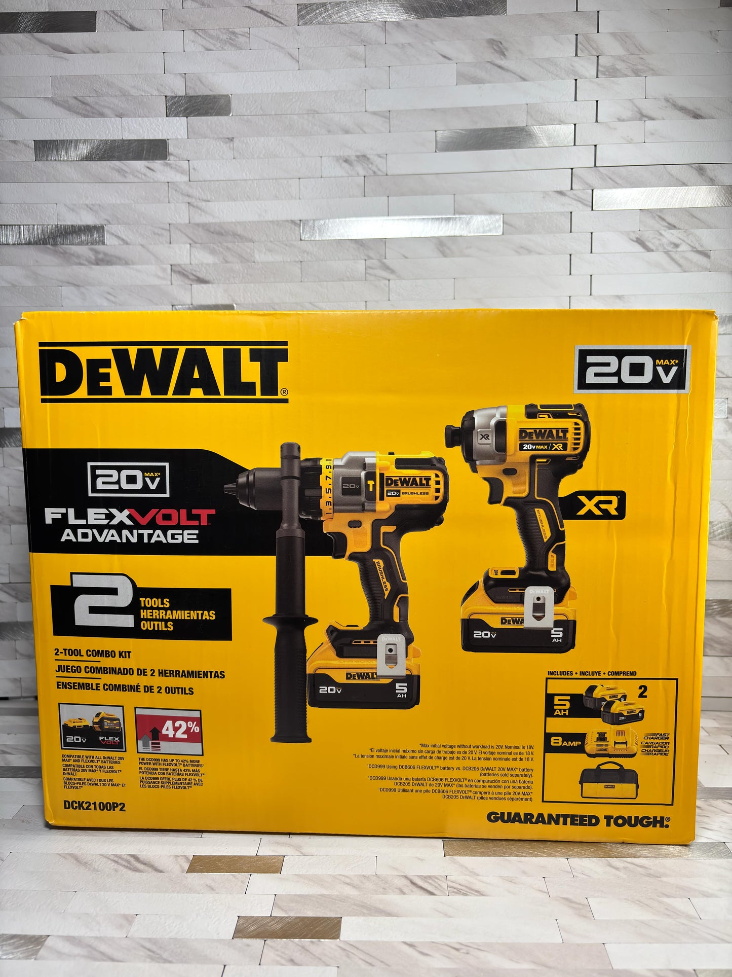 DEWALT 20V MAX 2 Tool Kit Including Hammer Drill/Driver with FLEX Advantage