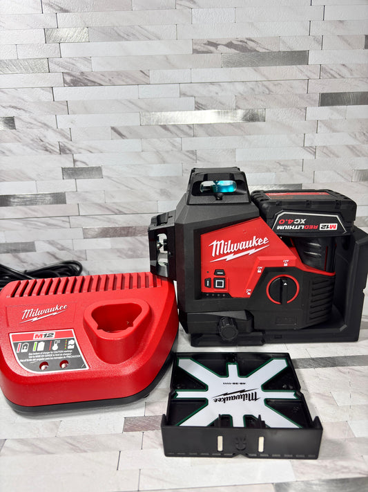 M12 12-Volt Lithium-Ion Cordless Green 250 ft. 3-Plane Laser Level Kit with One 4.0 Ah Battery, Charger and Case