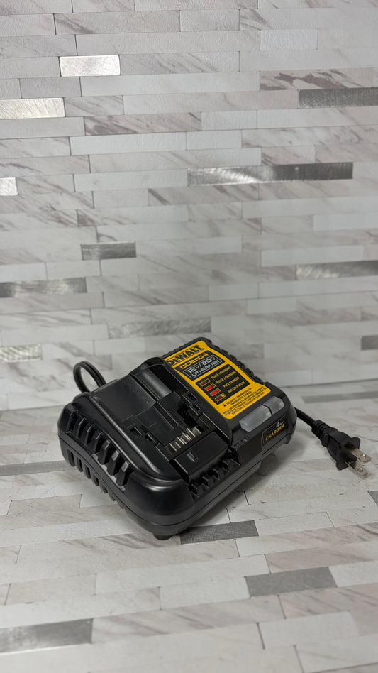 Dewalt 12V MAX*/20V MAX*/FLEVOLT® 4 AMP CHARGER