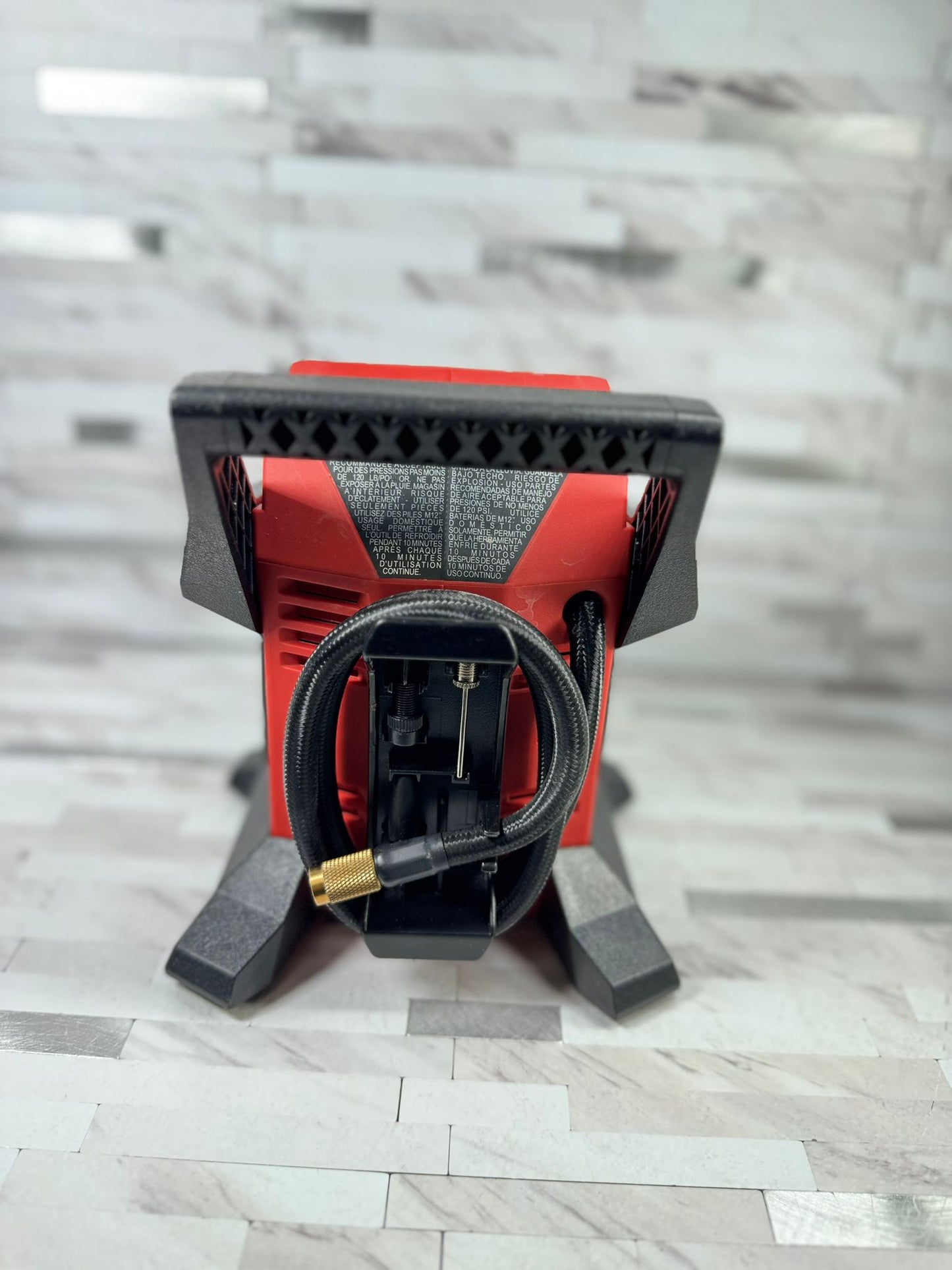Milwaukee M12 12-Volt Lithium-Ion Cordless Electric Portable Inflator (Tool-Only)