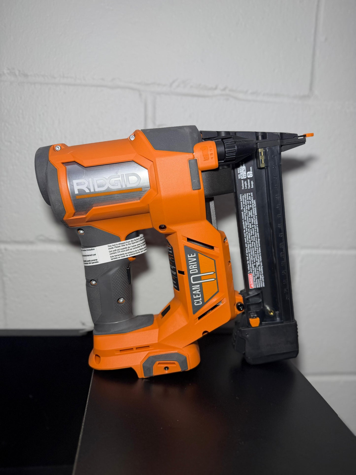 Ridgid 18V Brushless Cordless 18-Gauge 1-1/2 in. Narrow Crown Stapler (Tool only)