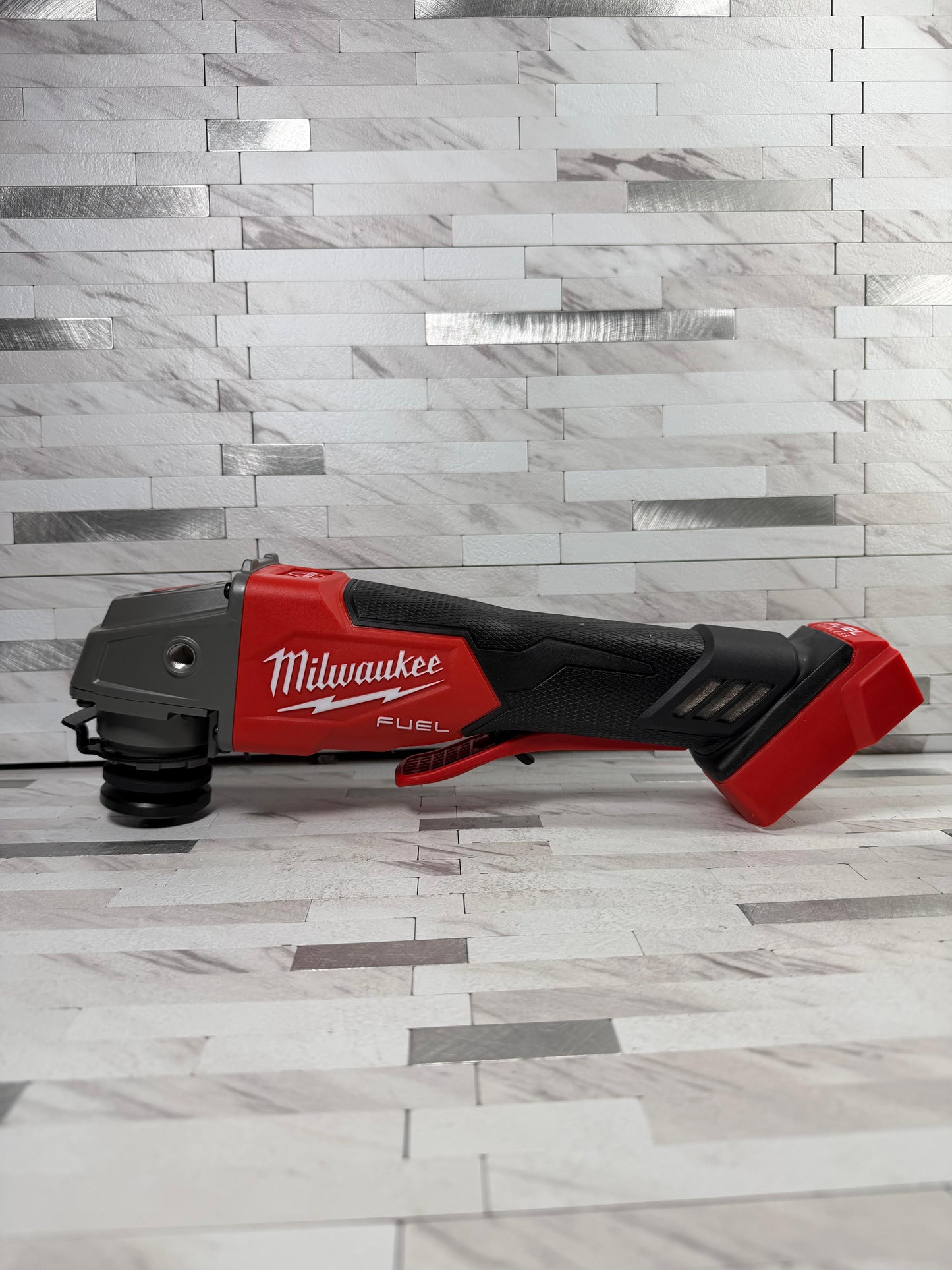 Milwaukee M18 FUEL 18V Brushless Cordless 4-1/2 in./5 in. Grinder w/Paddle Switch (Tool-Only)