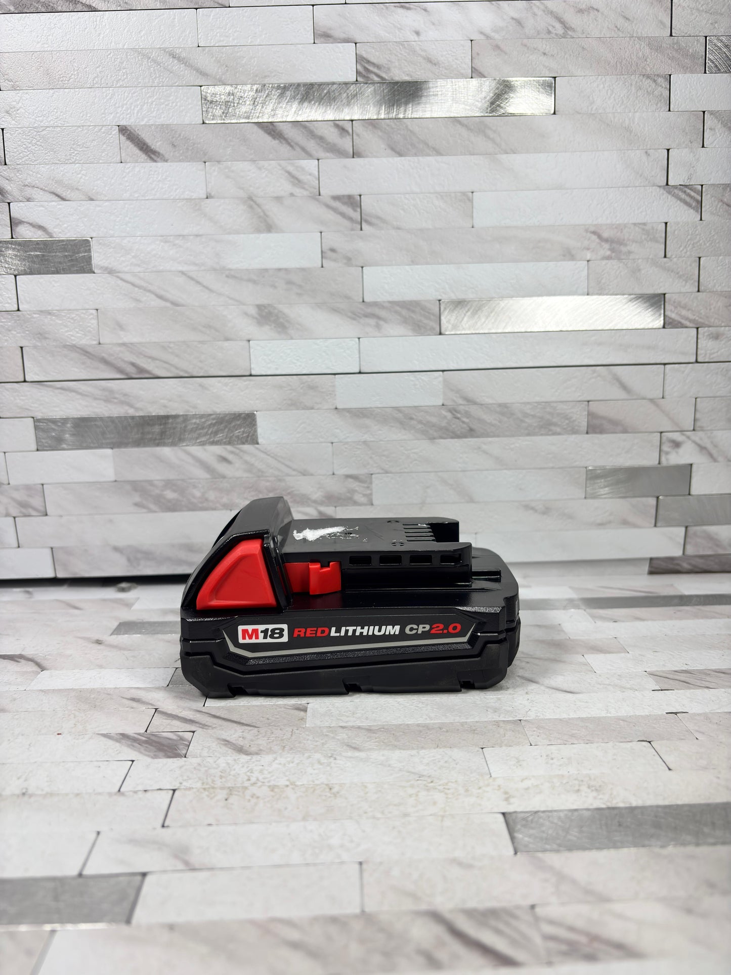 Milwaukee M18 18-Volt 2.0 Ah Lithium-Ion Compact Battery