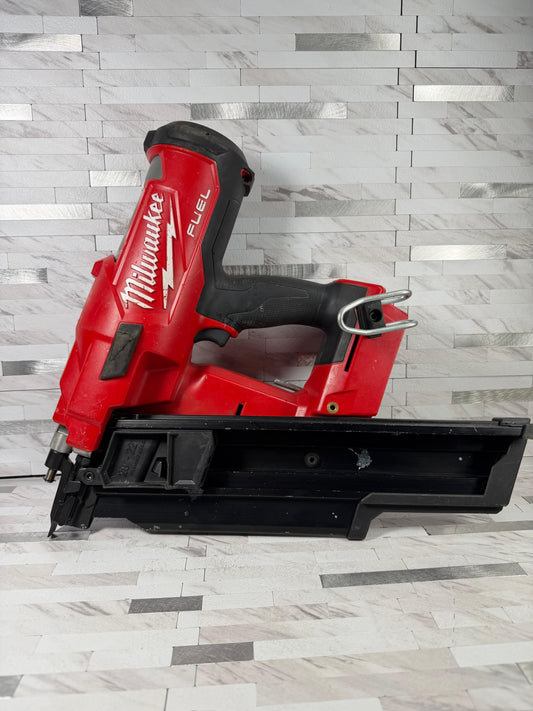 Milwaukee M18 FUEL 3-1/2 in. 18-Volt 21-Degree Brushless Cordless Framing Nailer (Tool-Only)