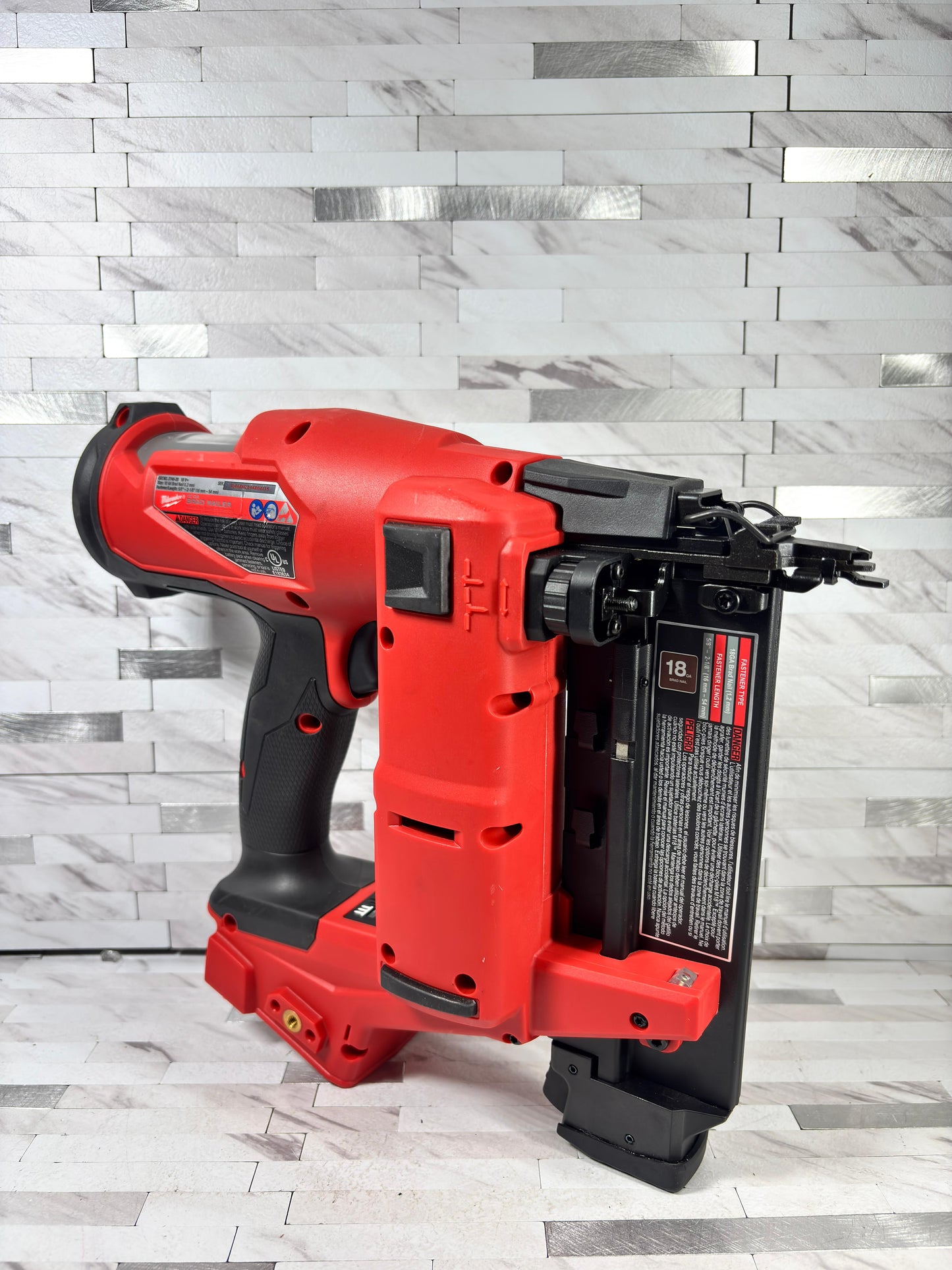 Milwaukee M18 FUEL 18-Volt Lithium-Ion Brushless Cordless Gen II 18-Gauge Brad Nailer (Tool-Only)