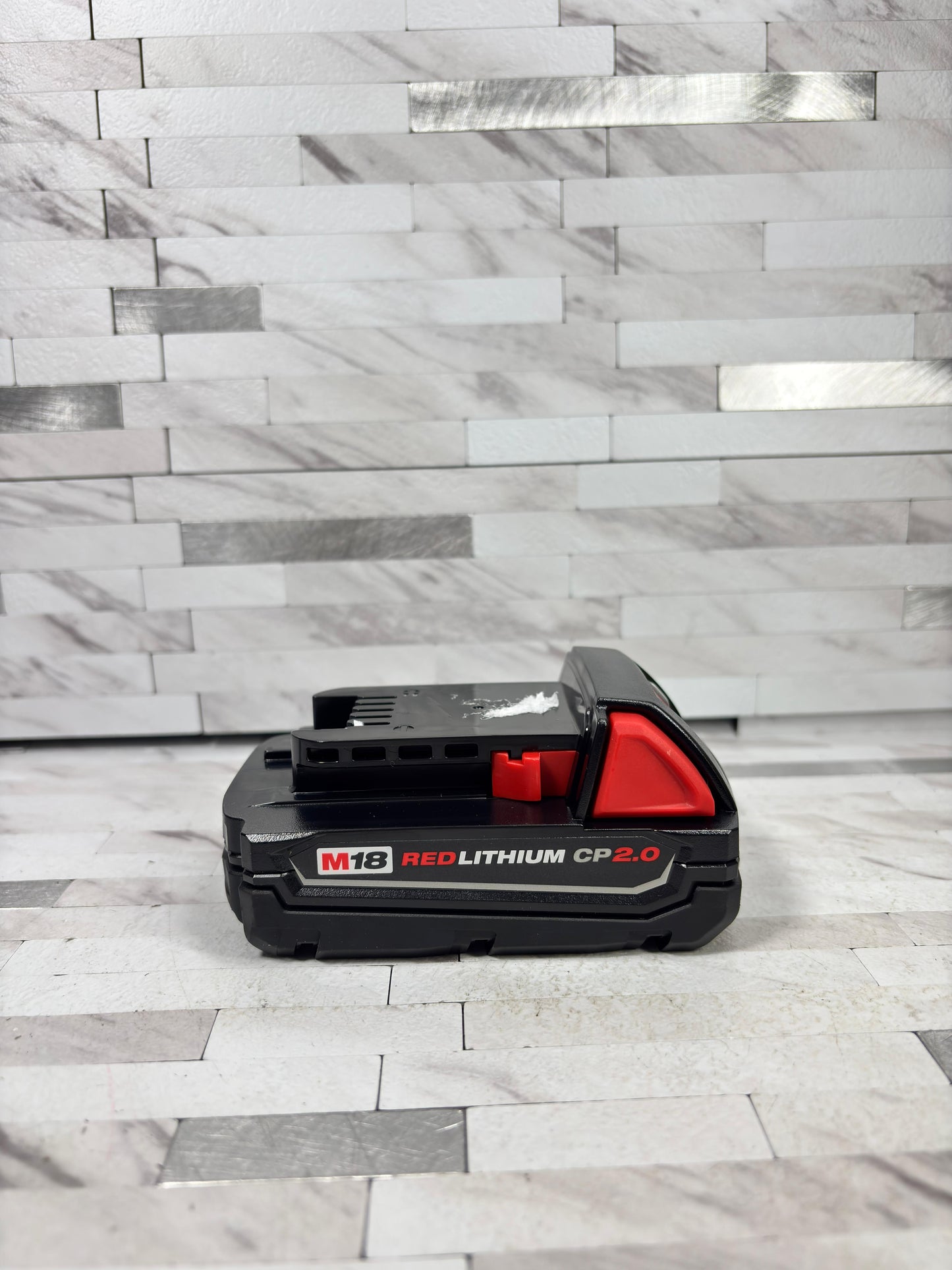 Milwaukee M18 18-Volt 2.0 Ah Lithium-Ion Compact Battery