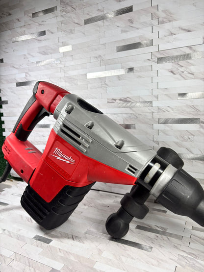 Milwaukee SDS-MAX Demolition Hammer