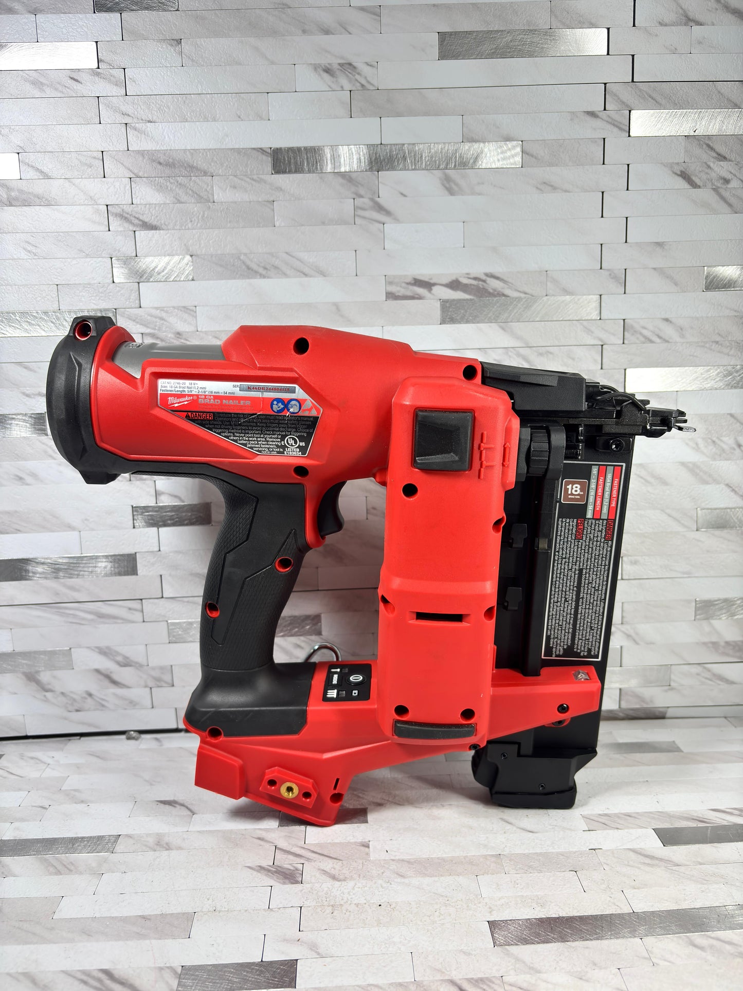Milwaukee M18 FUEL 18-Volt Lithium-Ion Brushless Cordless Gen II 18-Gauge Brad Nailer (Tool-Only)