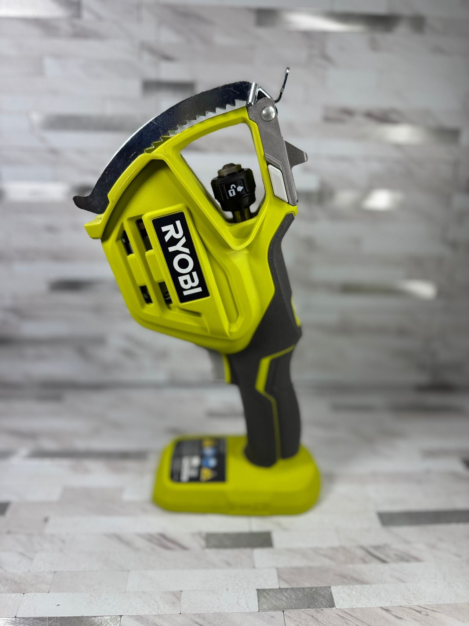 Ryobi ONE+ 18V Electric Cordless Pruning Reciprocating Saw (Tool Only ...