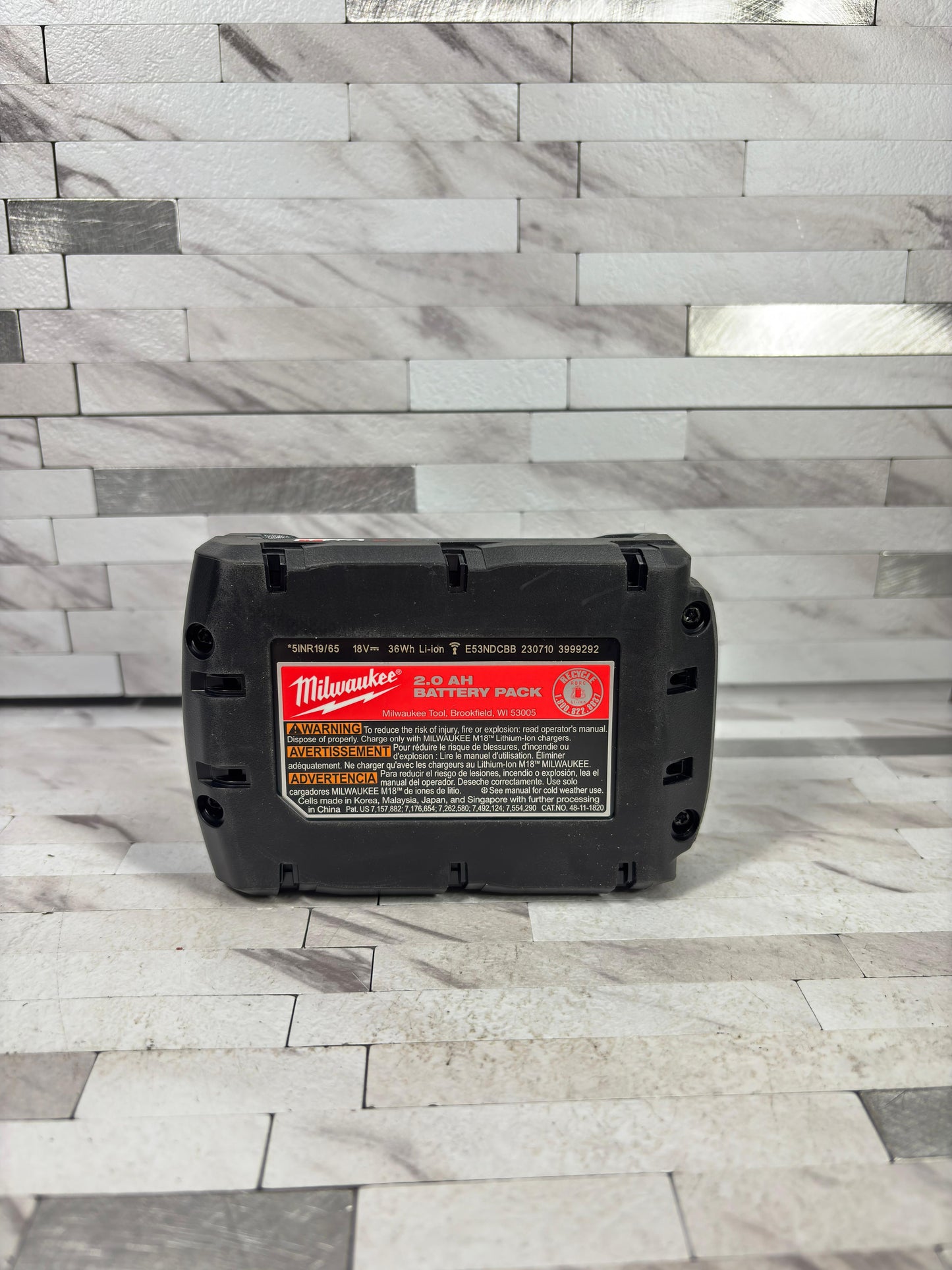 Milwaukee M18 18-Volt 2.0 Ah Lithium-Ion Compact Battery