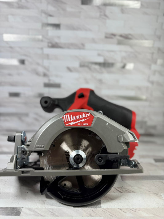 Milwaukee M12 FUEL 12V Lithium-Ion Brushless 5-3/8 in. Cordless Circular Saw (Tool-Only)