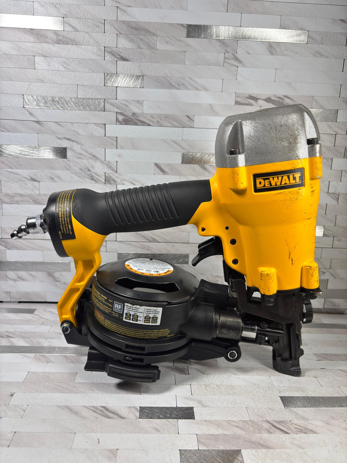 Dewalt 1-3/4 in. 15 Degree Pneumatic Coil Roofing Nailer