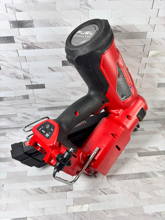 Milwaukee M18 FUEL 3-1/2 in. 18-Volt 30-Degree Lithium-Ion Brushless Cordless Framing Nailer (Tool-Only)