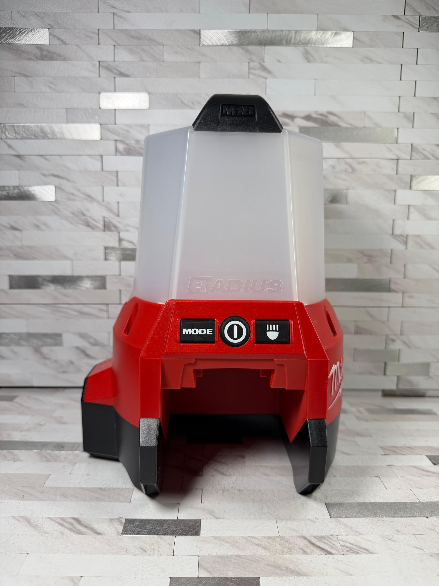 M18 18-Volt 2200 Lumens Cordless Radius LED Compact Site Light with Flood Mode (Tool-Only)