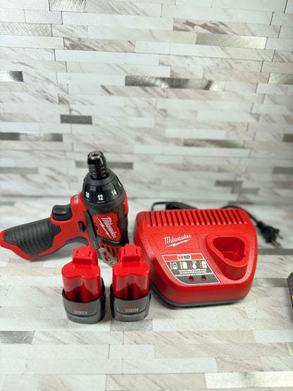 Milwaukee M12 12V Lithium-Ion Cordless 1/4 in. Hex Screwdriver Kit with Two 1.5Ah Batteries, Charger and Tool Bag