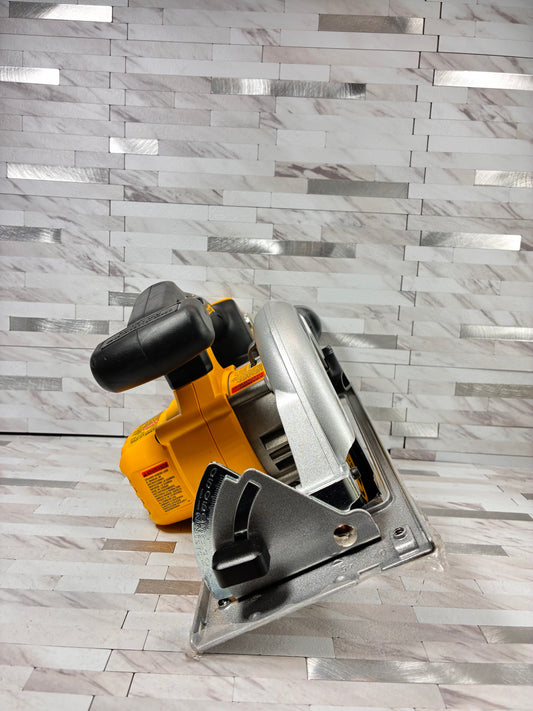 Dewalt 20V MAX Cordless 6.5 in. Circular Saw (Tool Only)