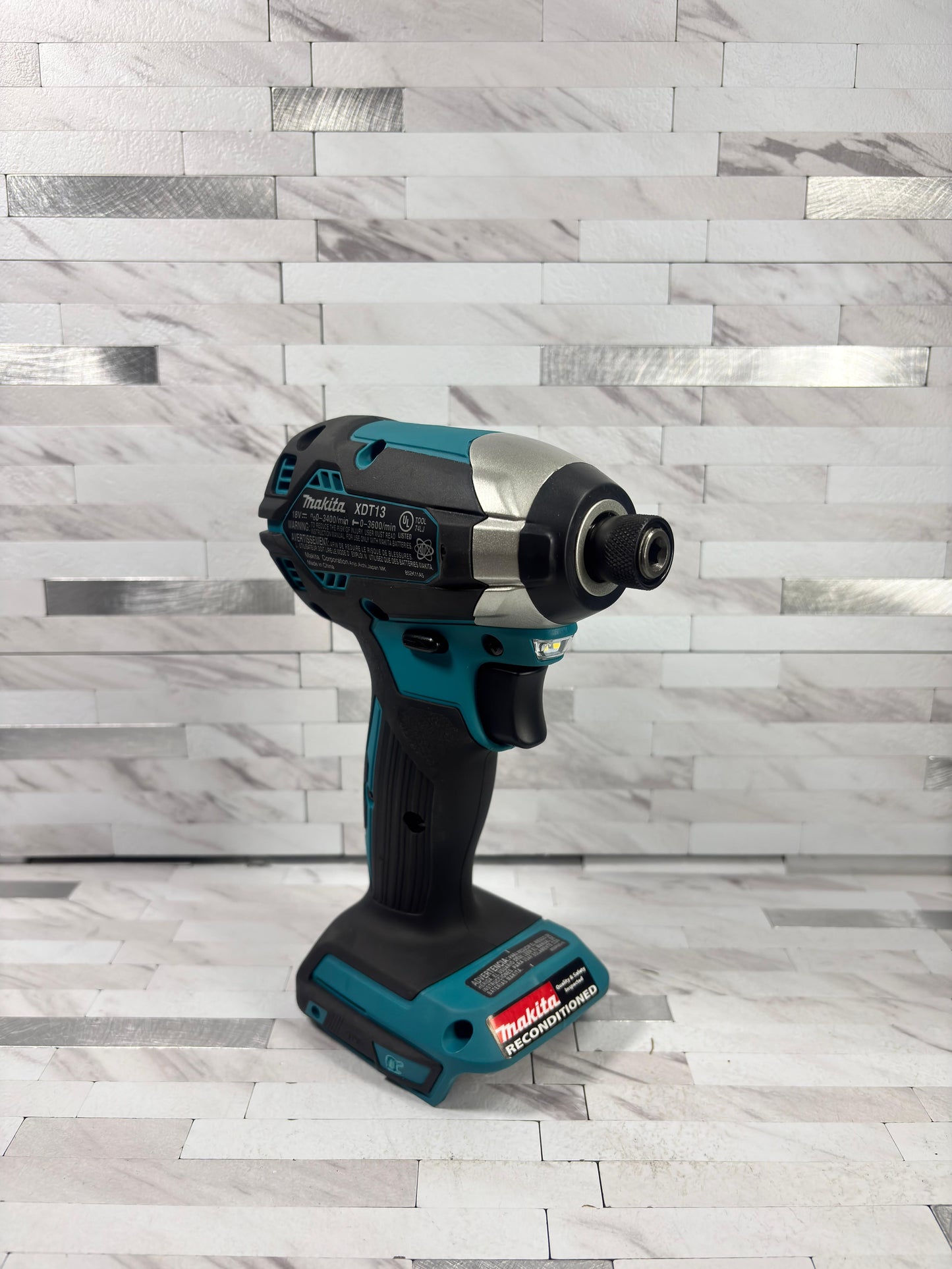 Makita 18V LXT Lithium-Ion Brushless 1/4 in. Cordless Variable Speed Impact Driver (Tool Only