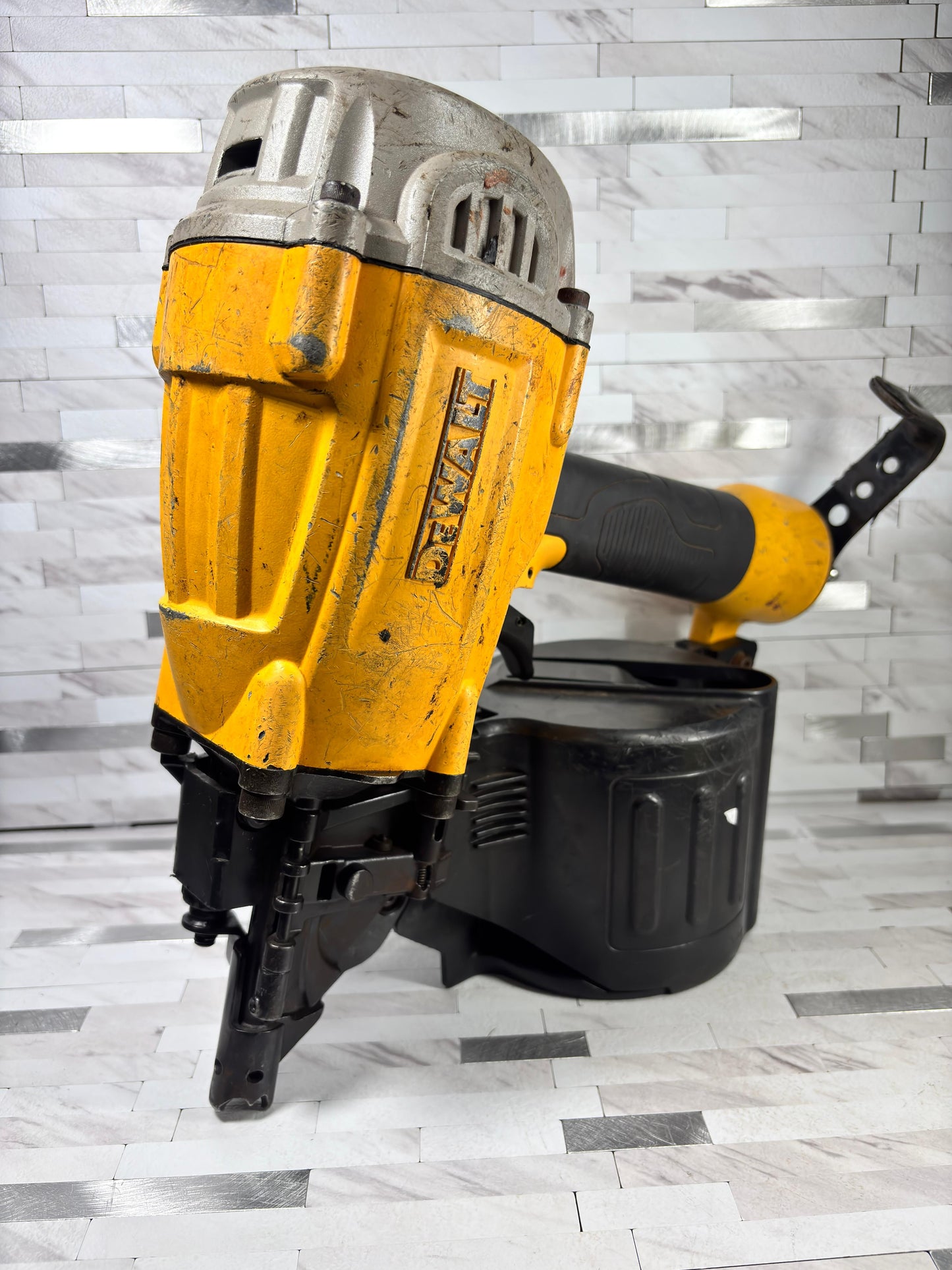 Dewalt Pneumatic 15° Coil Framing Nailer