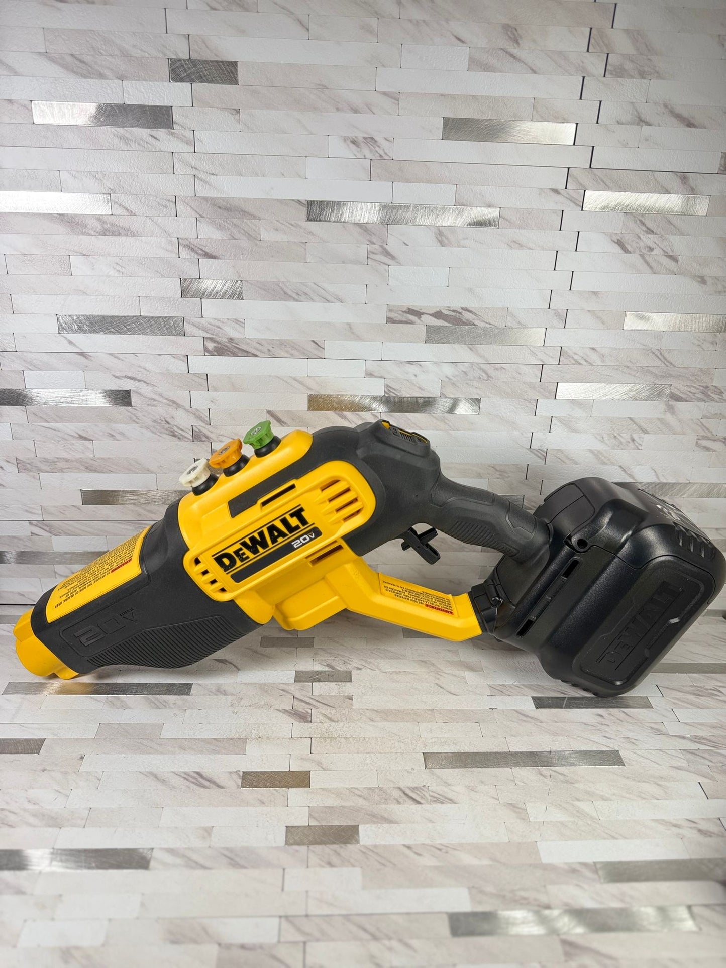20V Dewalt Max 550 PSI 1.0 GPM Cold Water Cordless Battery Power Cleaner w/ 4 Nozzles (Tool Only)