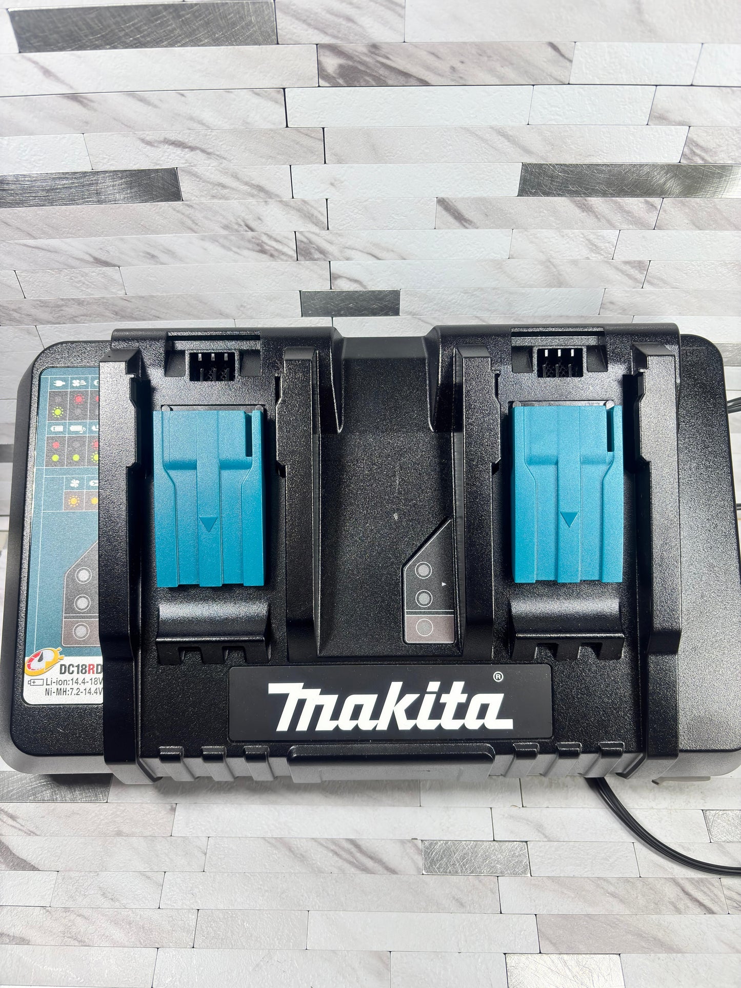 Makita 18V Lithium-Ion Dual Port Rapid Optimum Charger