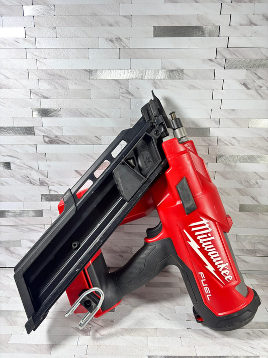 Milwaukee M18 FUEL 3-1/2 in. 18-Volt 30-Degree Lithium-Ion Brushless Cordless Framing Nailer (Tool-Only)