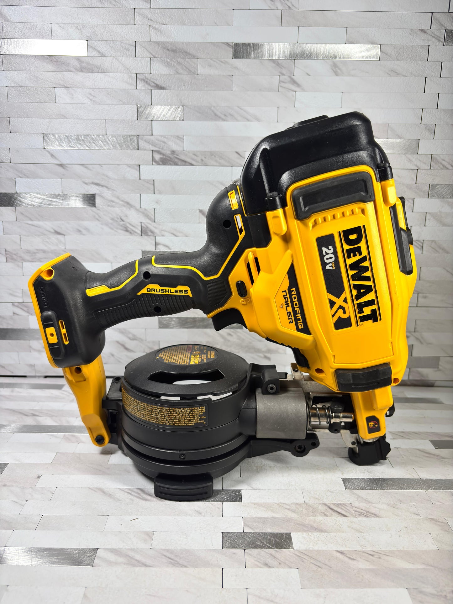Dewalt 20V MAX 15-Degree Electric Cordless Roofing Nailer (Tool Only)