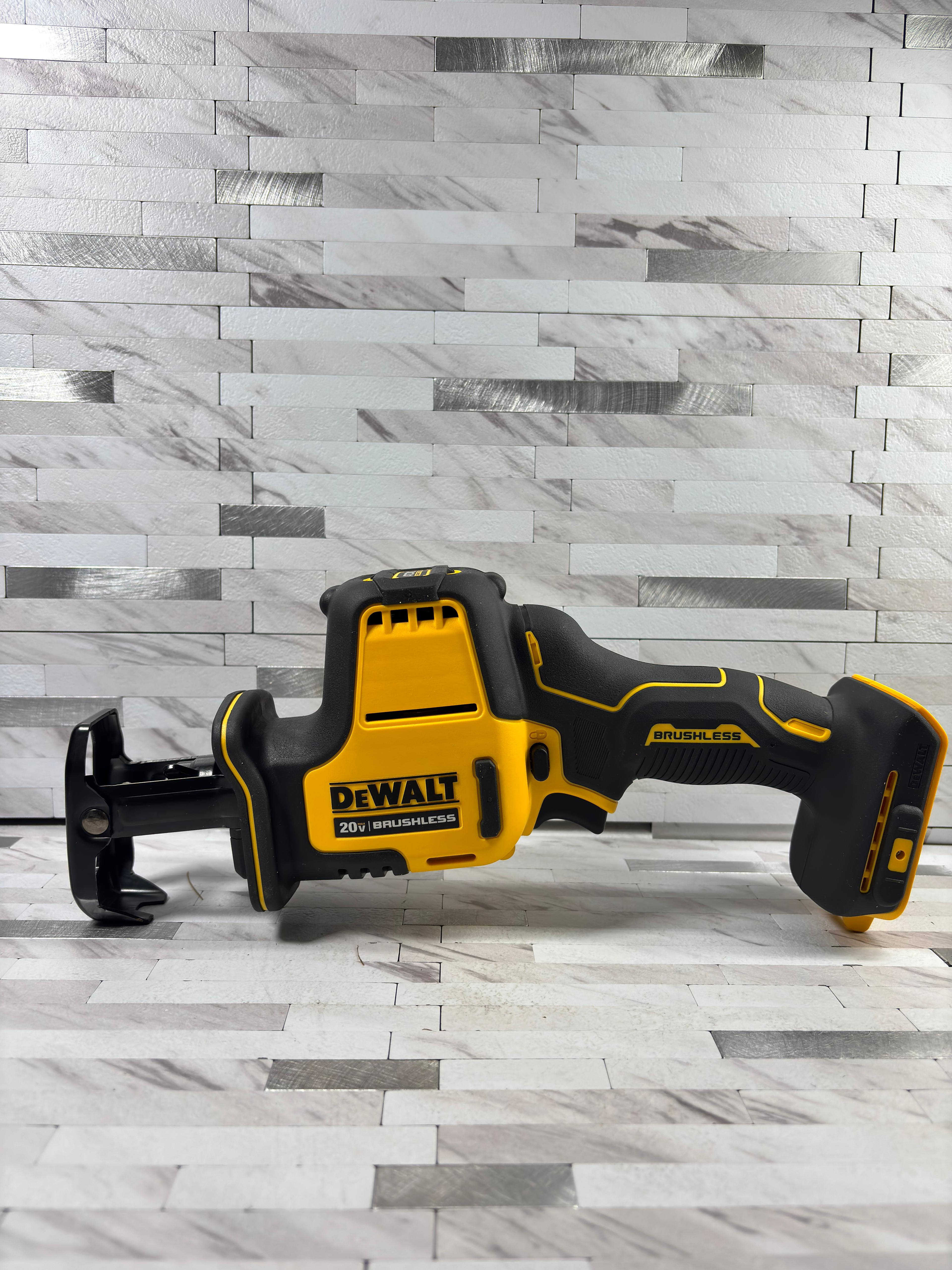 Dewalt Atomic 20V MAX Cordless Brushless Compact Reciprocating Saw (To ...