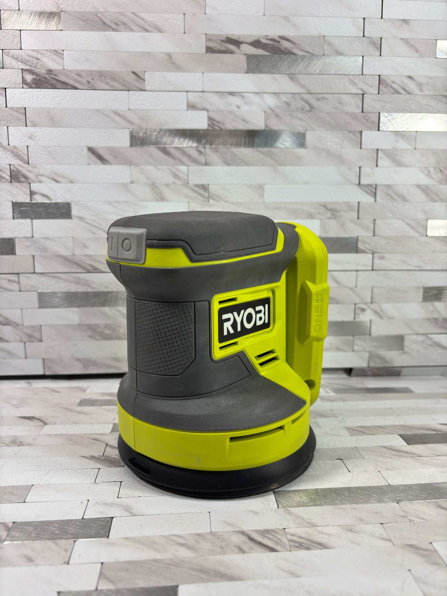 RyobiONE+ 18V Cordless 5 in. Random Orbit Sander (Tool Only)